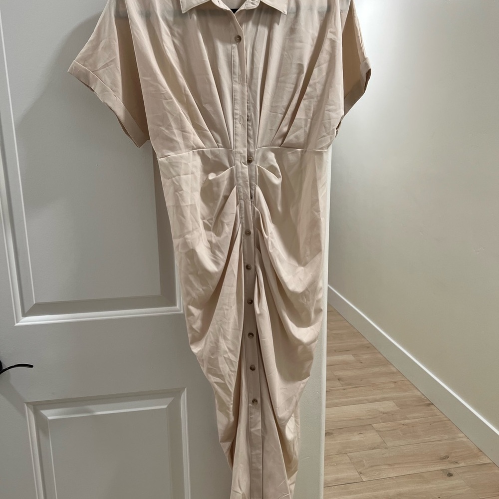 Elegant Cream Short Sleeve Dress